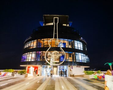 O Hard Rock Café que Nasceu Dentro do Mar